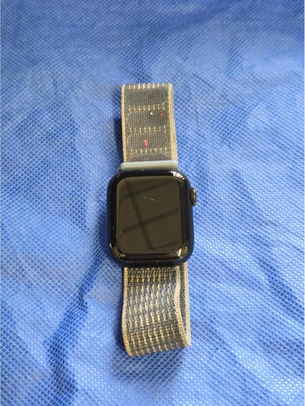 Apple Watch Series 8 GPS 41mm (GPS) --PARTS ONLY